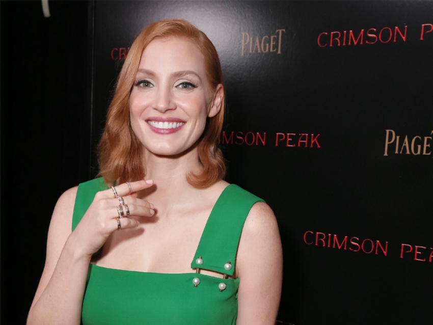 Jessica Chastain deslumbra con Piaget en la avant premiere de Crimson Peak