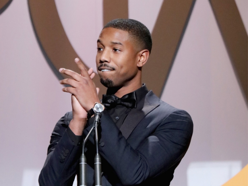 Michael B. Jordan con un Piaget Altiplano en los The Producers Guild Awards